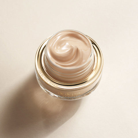 Clé de Peau Beauté The Foundation Broad Spectrum SPF 22